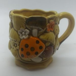 Very VTG Ceramic Mug